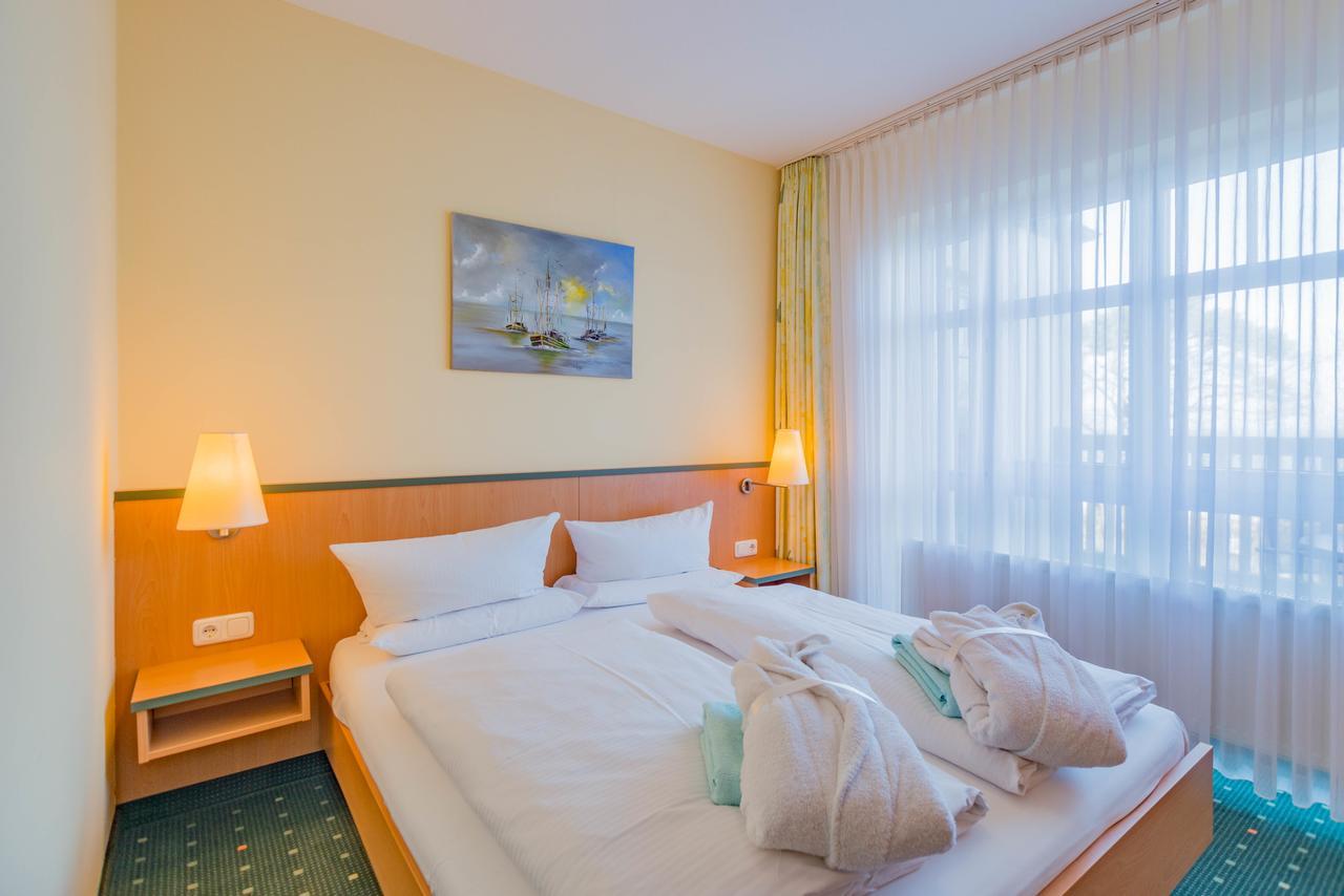 Am Weststrand Aparthotel Кюлунгсборн Экстерьер фото