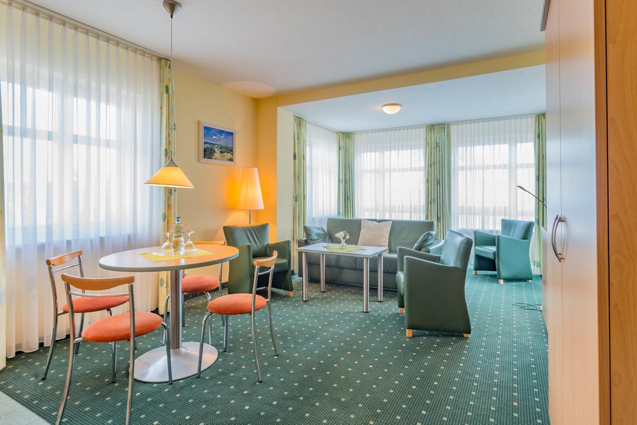 Am Weststrand Aparthotel Кюлунгсборн Экстерьер фото